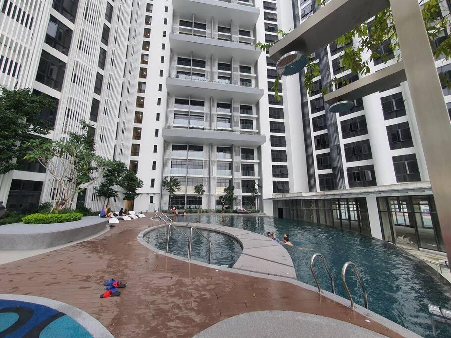 Kota Kinabalu City The Shore - Lucky 7 Homestay Esterno foto