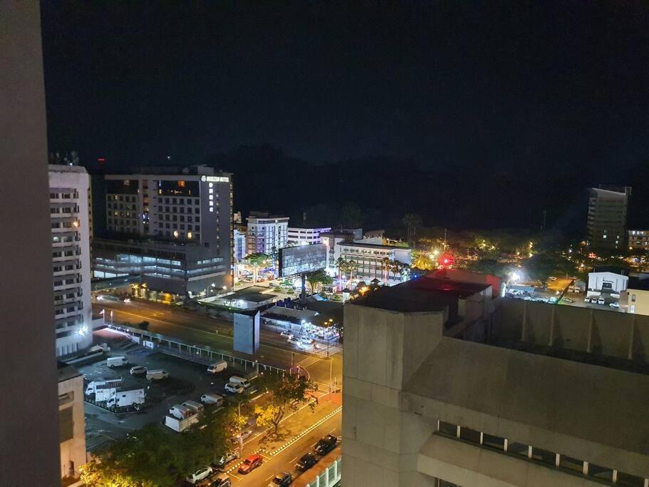 Kota Kinabalu City The Shore - Lucky 7 Homestay Esterno foto